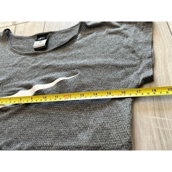 Nike dri fit gray athletic crop top size S - Picture 8 of 10